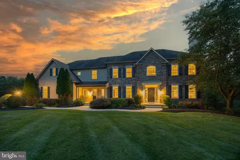 572 Store Rd Apt, Harleysville, PA 19438