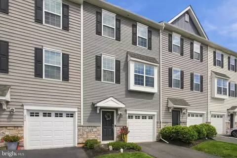 204 Spring Ln Apt, Royersford, PA 19468