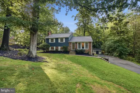 Exterior - 687 Brookwood Rd, Wayne, PA 19087 photo 2 of 14