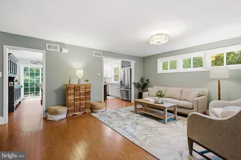 Living - 687 Brookwood Rd, Wayne, PA 19087 photo 2 of 2