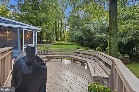 Exterior - 687 Brookwood Rd, Wayne, PA 19087 photo 12 of 14