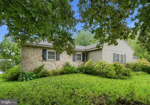 6 N Boro Line Rd, Trappe, PA 19426