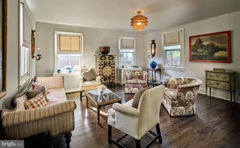 438 Old Lancaster Rd, Haverford, PA 19041