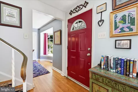 Entry Way - 103 Glenview Ave, Wyncote, PA 19095 photo 1 of 2