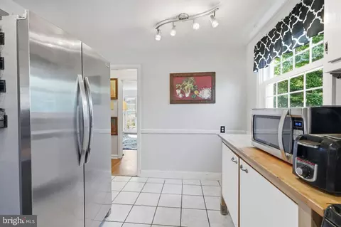 Kitchen - 103 Glenview Ave, Wyncote, PA 19095 photo 3 of 3