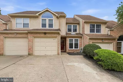 4 Summit Ct #plymouth, Plymouth Meeting, PA 19462