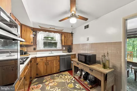 Kitchen - 514 Forest Rd, Wayne, PA 19087 photo 3 of 5