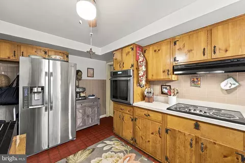 Kitchen - 514 Forest Rd, Wayne, PA 19087 photo 4 of 5