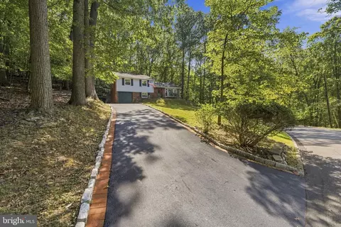 Exterior - 514 Forest Rd, Wayne, PA 19087 photo 3 of 4