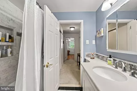 Bath - 514 Forest Rd, Wayne, PA 19087 photo 1 of 2