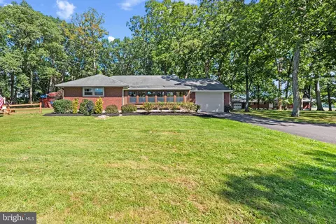 37 Little Rd, Zieglersville, PA 19492