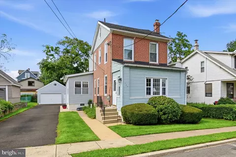 109 N Sylvania Ave, Jenkintown, PA 19046