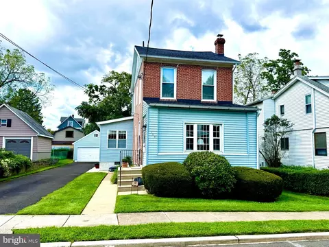 109 N Sylvania Ave, Jenkintown, PA 19046