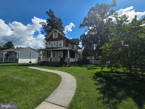 862 Walnut St, Royersford, PA 19468