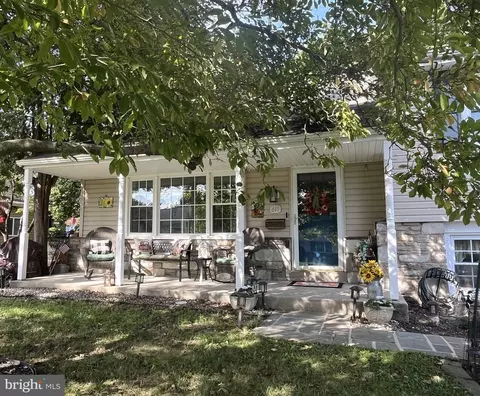 611 Bradley #lafayette, Lafayette Hill, PA 19444