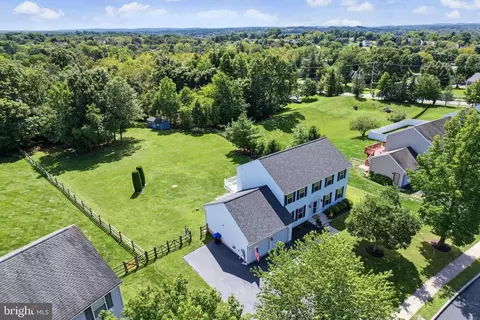 77 Autumn Ln, Royersford, PA 19468