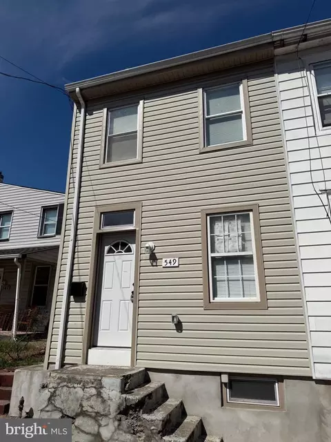 549 Chestnut St Apt, Pottstown, PA 19464