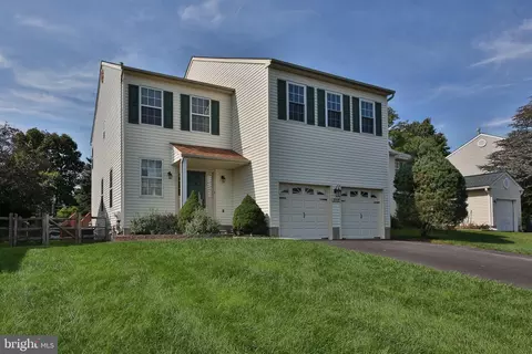 717 Queen Rd Apt, Collegeville, PA 19426