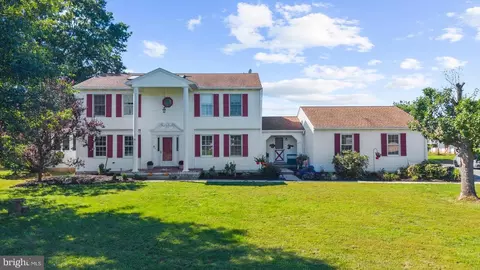 3149 Middle Creek Rd, Gilbertsville, PA 19525