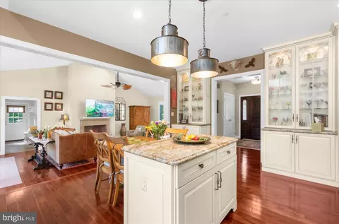 Kitchen - 280 County Line Rd, Wayne, PA 19087 photo 4 of 4