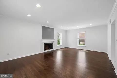 Living - 3 Hansen Ct, Narberth, PA 19072 photo 3 of 4
