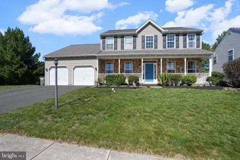 35 Pine Tree Dr Apt, Royersford, PA 19468