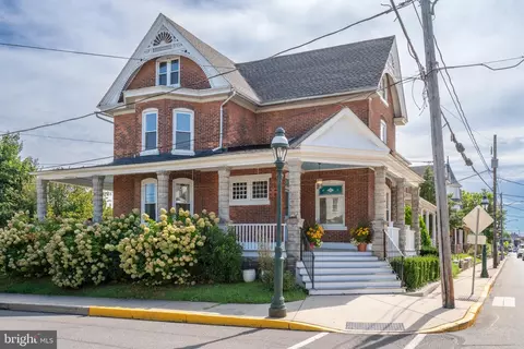 304 Main St, Pennsburg, PA 18073