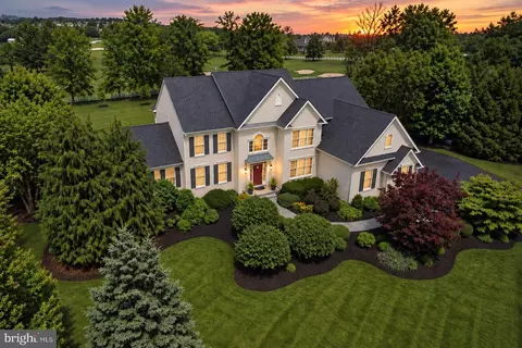 583 Oakmont Dr E, Telford, PA 18969