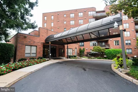 100 Breyer Dr #5-Q, Elkins Park, PA 19027