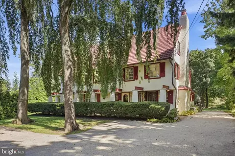 1215 W Montgomery Ave, Bryn Mawr, PA 19010