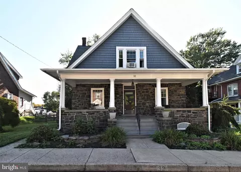 32 Franklin Ave Apt, Souderton, PA 18964