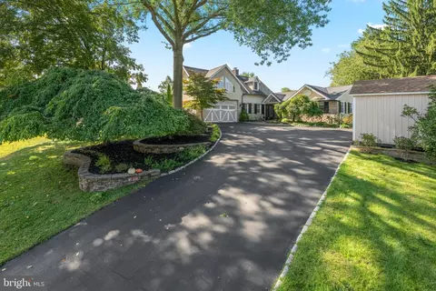1228 Burnett Rd #huntingdon, Huntingdon Valley, PA 19006