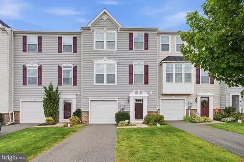 225 Tulip Ln, Gilbertsville, PA 19525