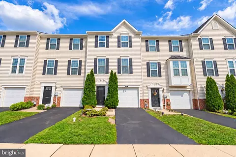 82 Green View Dr, Pottstown, PA 19464