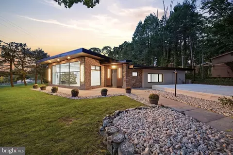 587 Moreland Rd, Huntingdon Valley, PA 19006