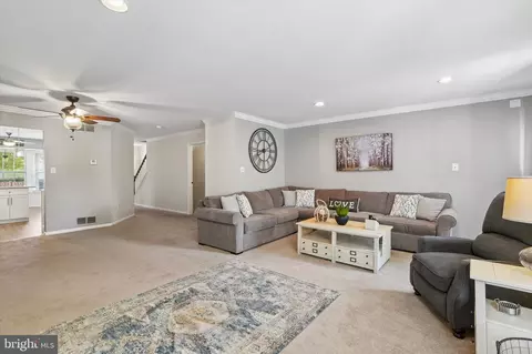 Living - 47 Cedar Ct, Limerick, PA 19468 photo 2 of 2