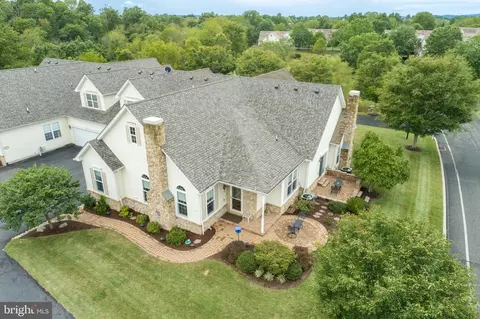 1075 Burgundy Cir, Pennsburg, PA 18073