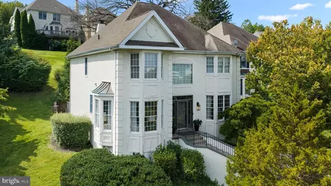1102 Spruce Ln, Conshohocken, PA 19428