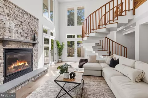 8107 Gladstone Rd, Glenside, PA 19038