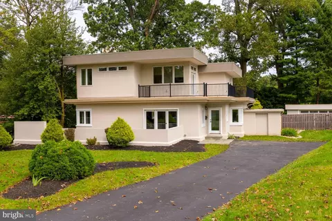 8107 Gladstone Rd, Glenside, PA 19038