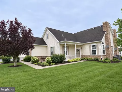 1022 Bordeaux Ln, Pennsburg, PA 18073