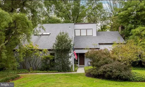 2 Fox Pond Pond, Spring House, PA 19477