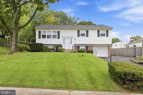 1701 N Gravers Rd, Plymouth Meeting, PA 19462