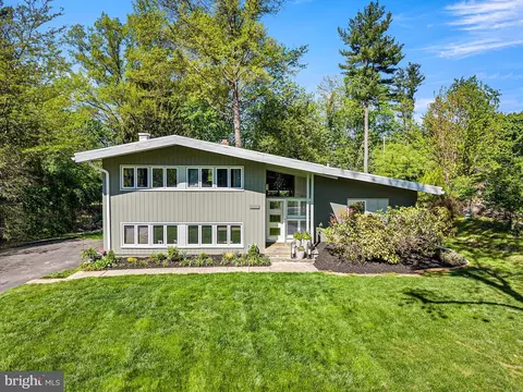 913 Harston Ln, Erdenheim, PA 19038