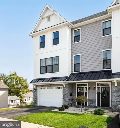 711 Mill St, Bridgeport, PA 19405