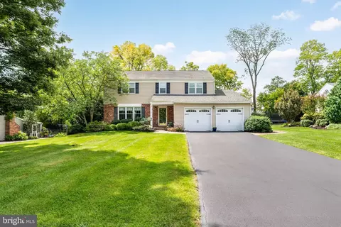 4 Woodstock Cir, Collegeville, PA 19426