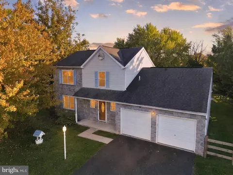 616 Jennifer Ln, Gilbertsville, PA 19525