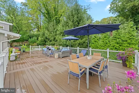Exterior - 1242 County Line Rd, Wayne, PA 19087 photo 7 of 10
