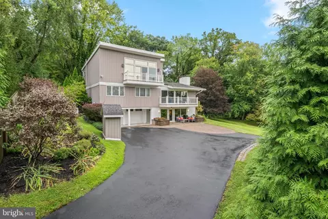 Exterior - 1242 County Line Rd, Wayne, PA 19087 photo 3 of 10