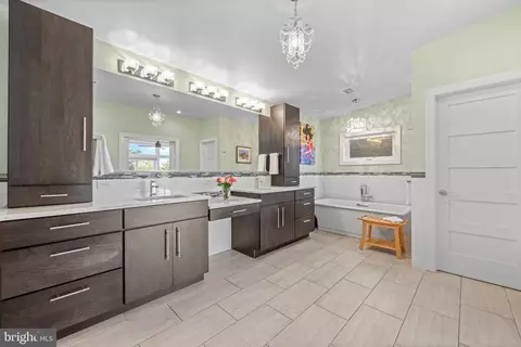 Bath - 1242 County Line Rd, Wayne, PA 19087 photo 5 of 5